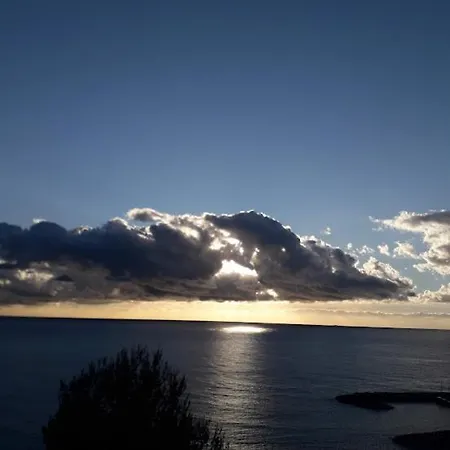 Nido Sul Mare 阿拉西奥